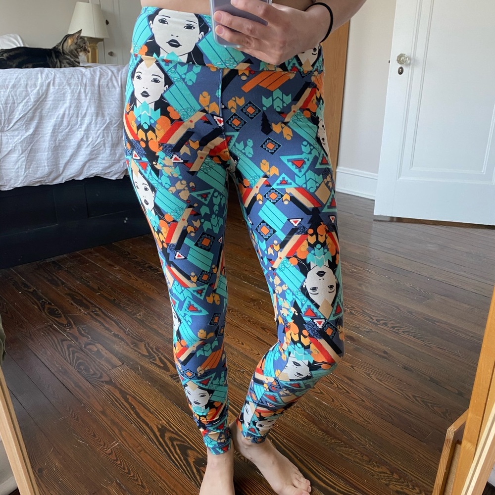 LuLaRoe x Disney leggings - Pocahontas OS